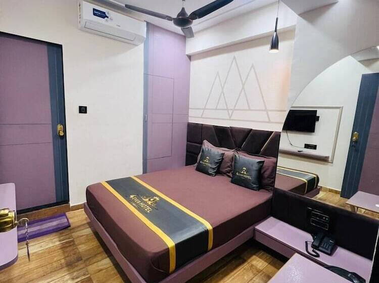 4 Ever Hotel ,surat