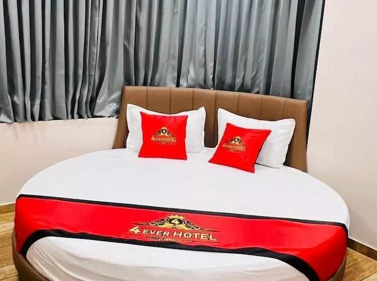 4 Ever Hotel ,surat