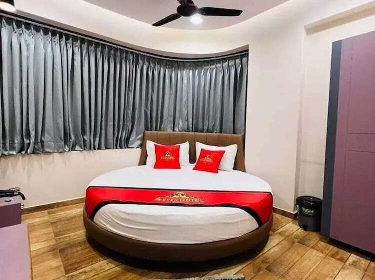 4 Ever Hotel ,surat