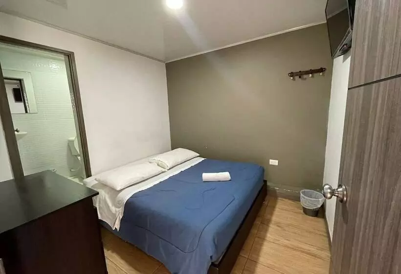 ホテル Gold Fénix J&b