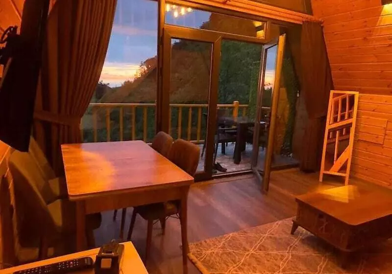 Aamiaismajoitus (B&B) Ağaran Wooden Houses