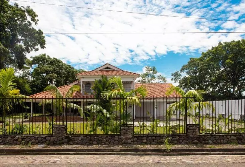 ベッドアンドブレックファースト Doral House Villavicencio