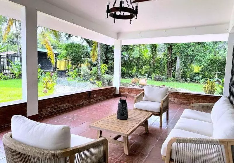 ベッドアンドブレックファースト Doral House Villavicencio