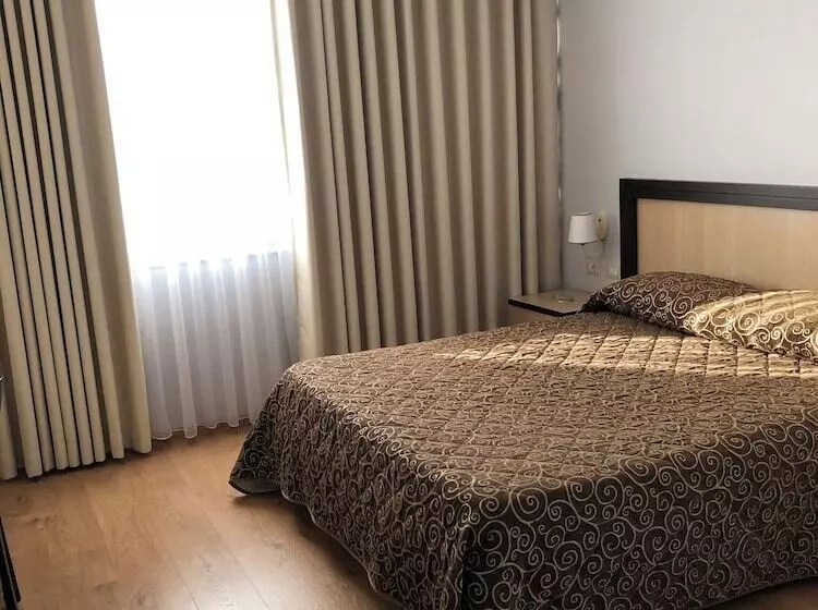 Riverside Rooms At Hotel Fieri