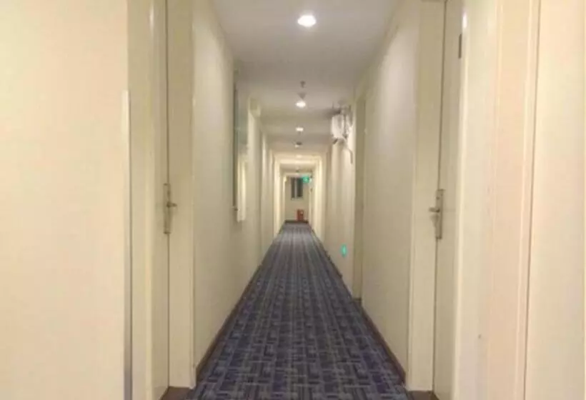 Hotelli 7 Days Inn Beijing Xueyuan Road Liudaokou Subway Station Branch