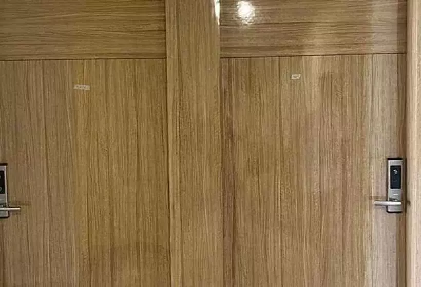 Fabhotel Prakash