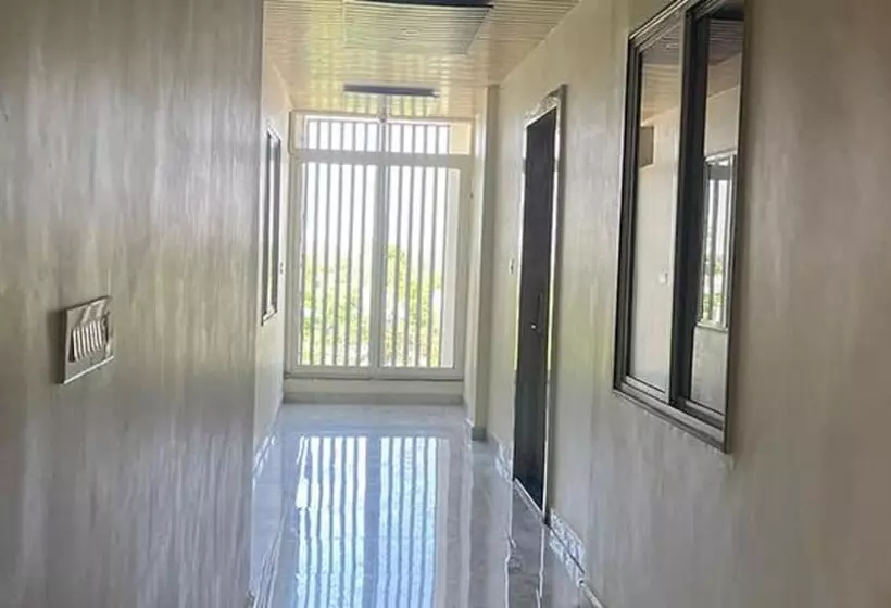 Fabhotel Prakash
