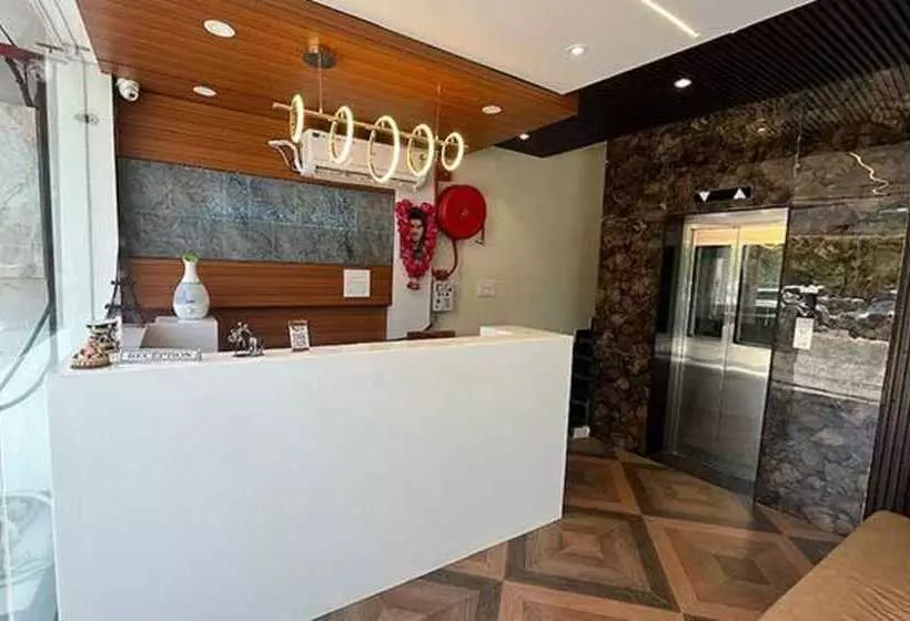 Fabhotel Prakash