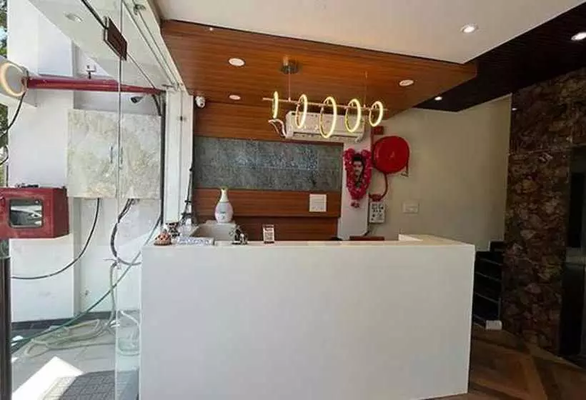 Fabhotel Prakash