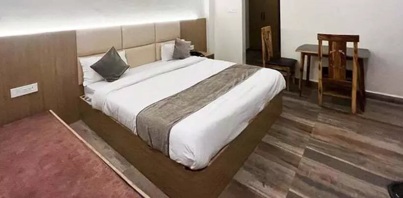 Fabhotel Prakash