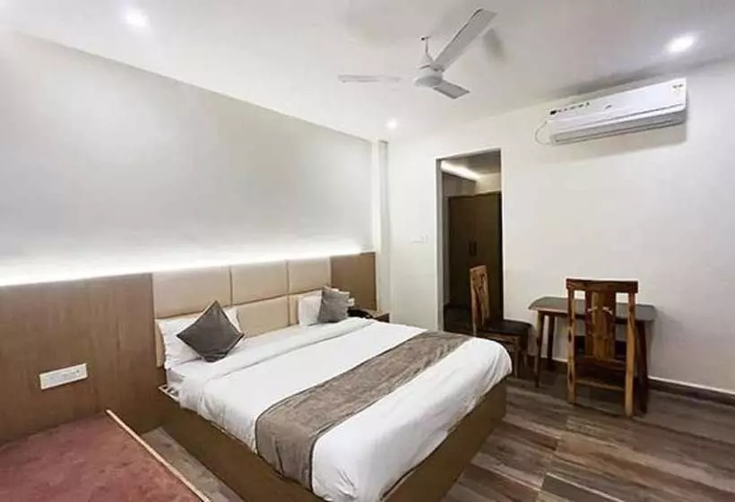 Fabhotel Prakash