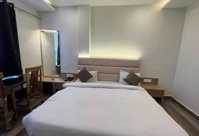 Fabhotel Prakash