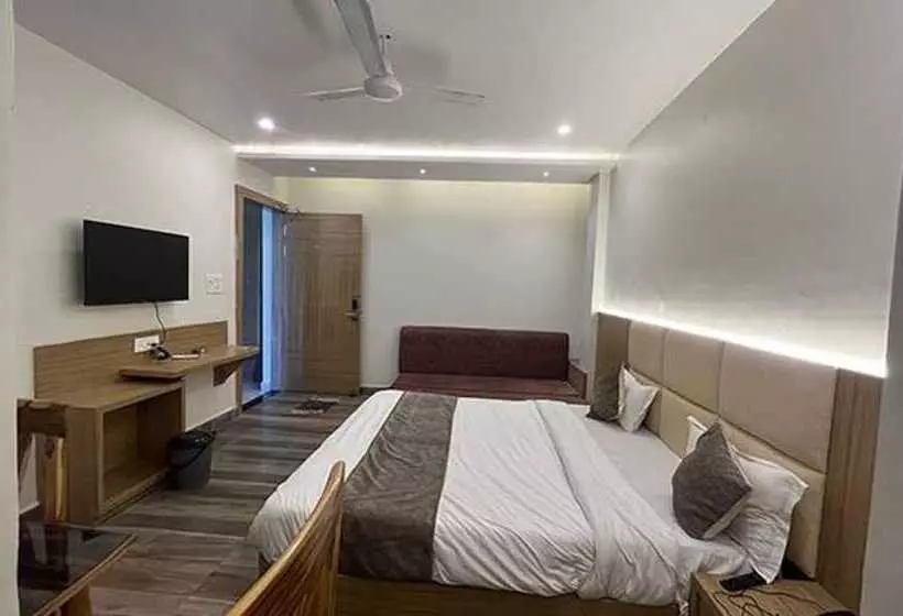 Fabhotel Prakash