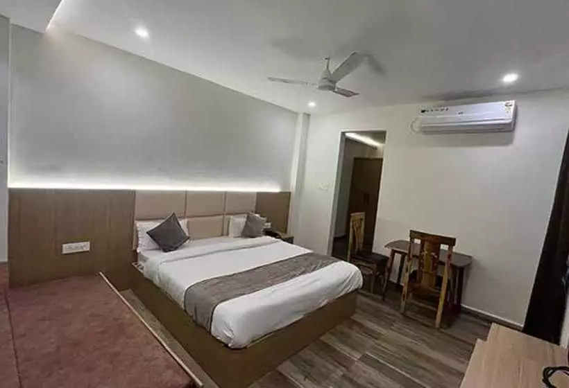 Fabhotel Prakash