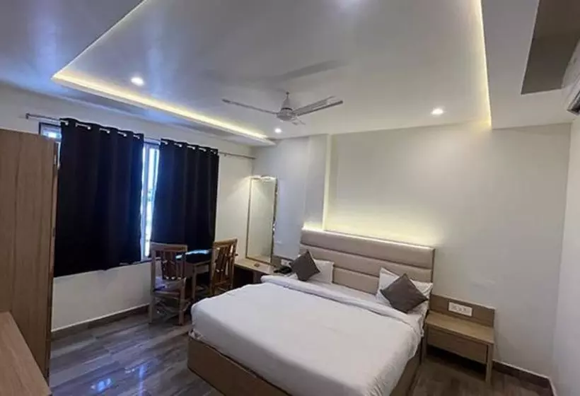 Fabhotel Prakash