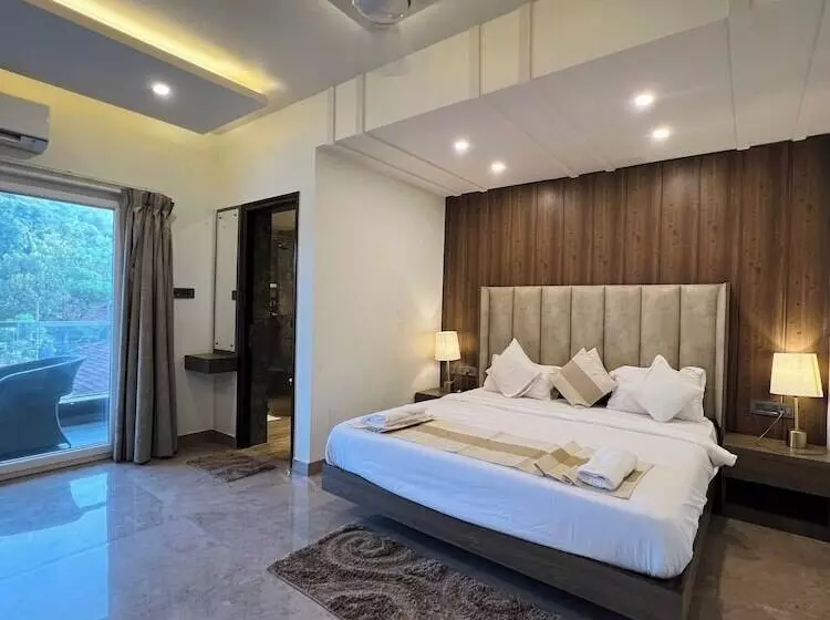 The Eden Inn  A Lake View Hotel, By The Saga Stays, Baga, Arpora