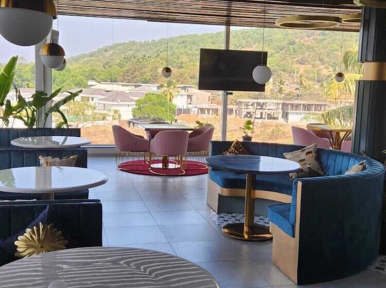 The Eden Inn  A Lake View Hotel, By The Saga Stays, Baga, Arpora