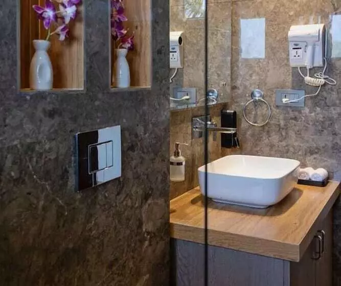 The Eden Inn  A Lake View Hotel, By The Saga Stays, Baga, Arpora