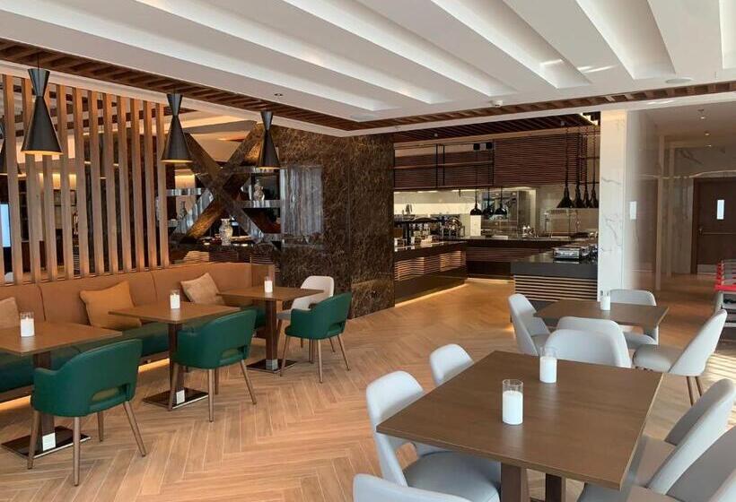 هتل Millennium Al Masar