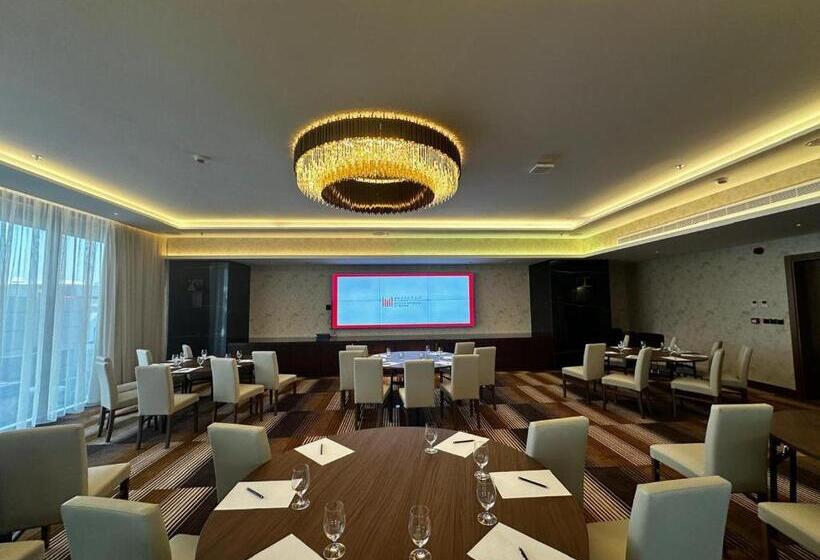 هتل Millennium Al Masar