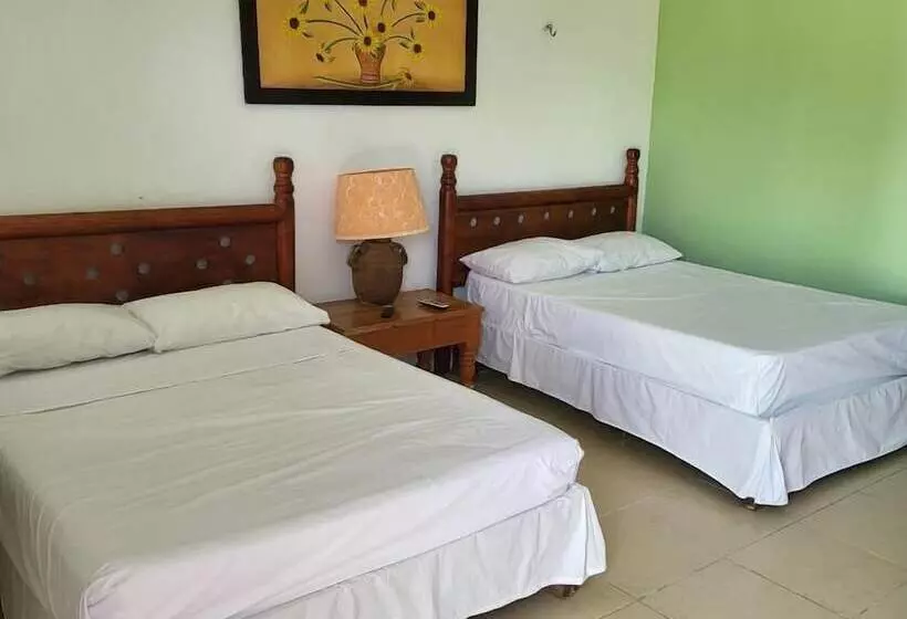 Hotelli Pelican Inn At Las Dunas Chelem