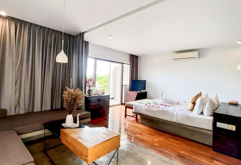 Hotel The Calm Oasis