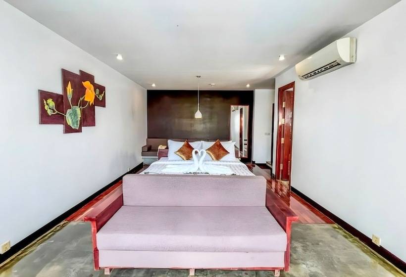 Hotel The Calm Oasis