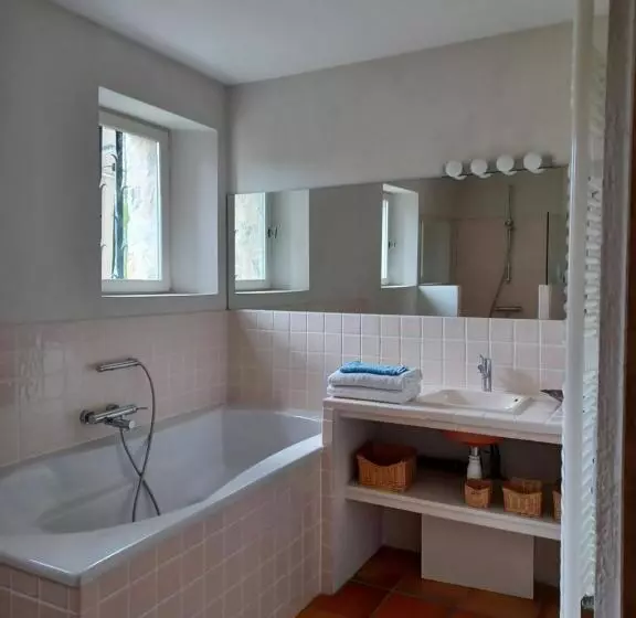 Aamiaismajoitus (B&B) La Fond De Mière