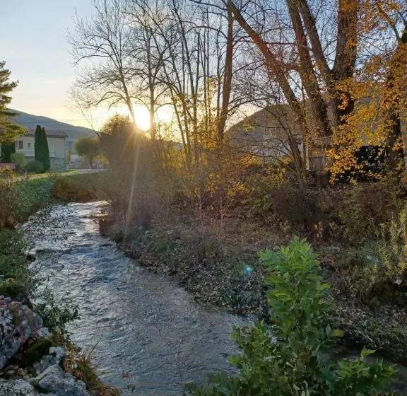 Aamiaismajoitus (B&B) La Fond De Mière