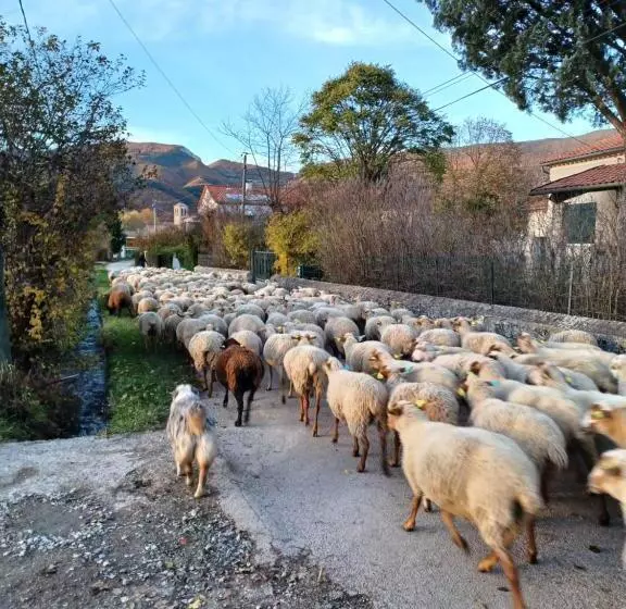Aamiaismajoitus (B&B) La Fond De Mière