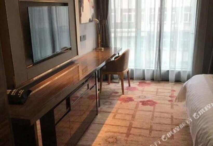 Borrman Hotel Jinan Yijia Exhibition Center Laotun Metro Station