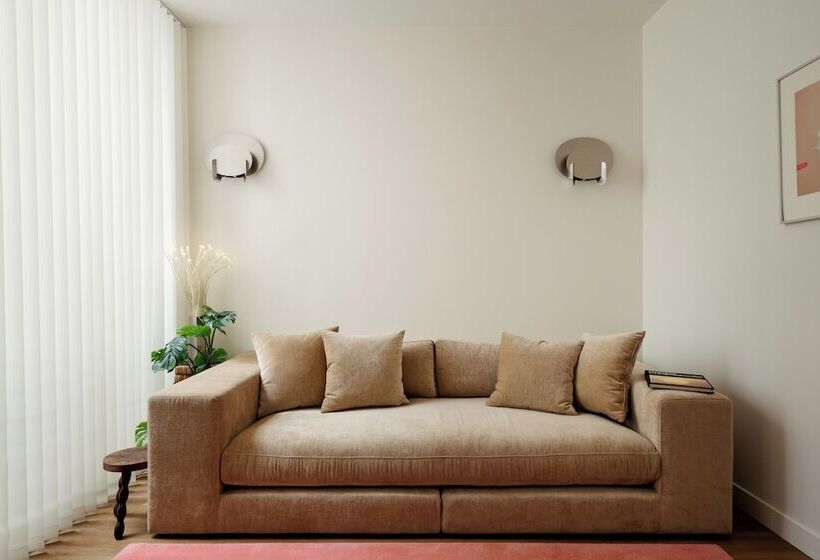 Edgar Suites Marais Temple