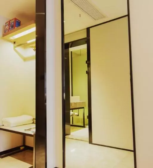 Echarm Hotel Qianjiang Crayfish Vocational College