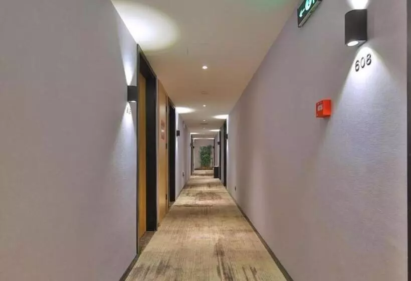 Greentree Esports Hotel Qingdao Licang District Wanda