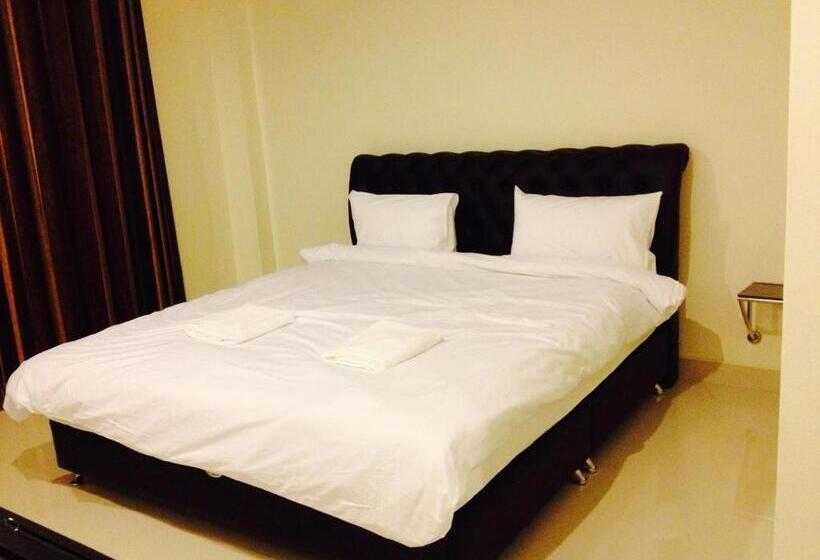 Hotel นิวธาราเพลส หล่มสัก โรงแรม