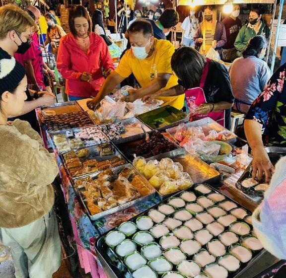 Hotel นิวธาราเพลส หล่มสัก โรงแรม