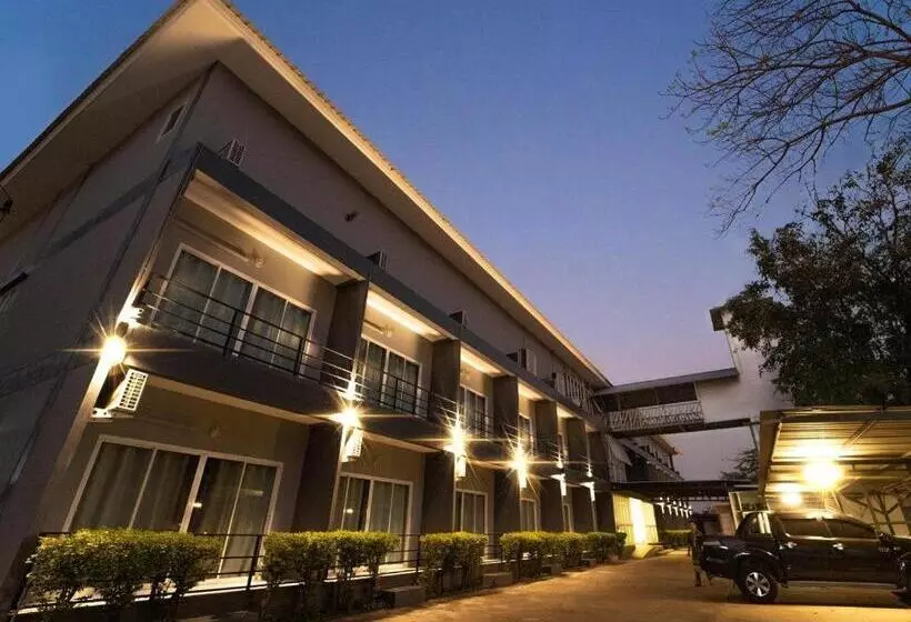 ホテル B2 Nakhon Sawan Boutique & Budget