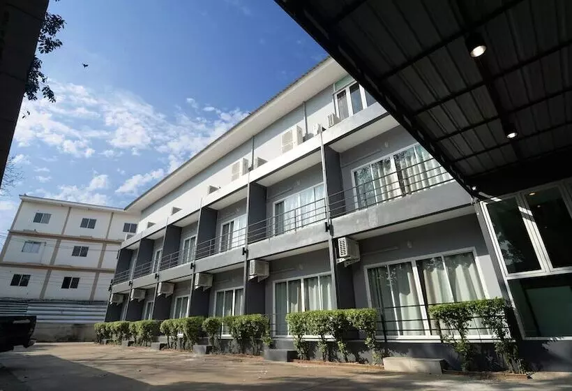 ホテル B2 Nakhon Sawan Boutique & Budget