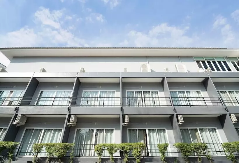 ホテル B2 Nakhon Sawan Boutique & Budget