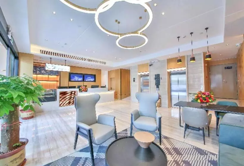 Hotelli City Comfort Inn Yunfu Xinxing Juncheng Plaza