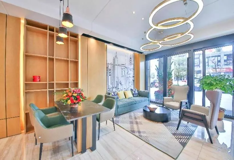 Hotelli City Comfort Inn Yunfu Xinxing Juncheng Plaza