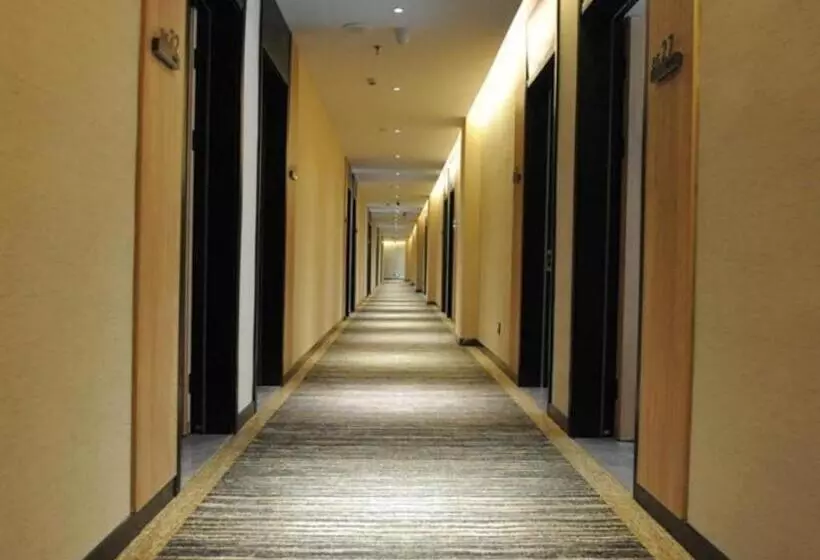 Hotelli Green Tree Inn Express Shandong Dezhou Qihe County Qiqifa