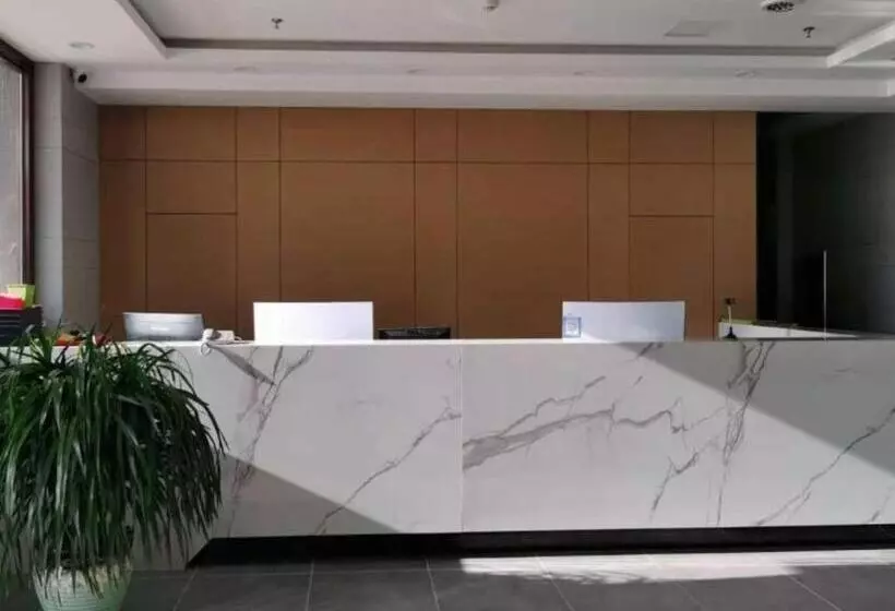 Hotelli Greentree Inn Express Liaoning Jinzhou Bijia Mountain