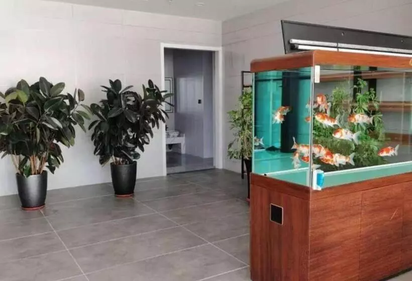 Hotelli Greentree Inn Express Liaoning Jinzhou Bijia Mountain