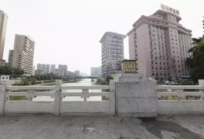 ホテル Jtour Inn Qingyuan Traditional Chinese Medicine Hospital