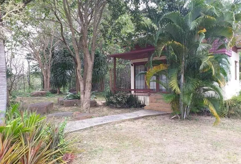 ホテル Raisubsomboon Resort