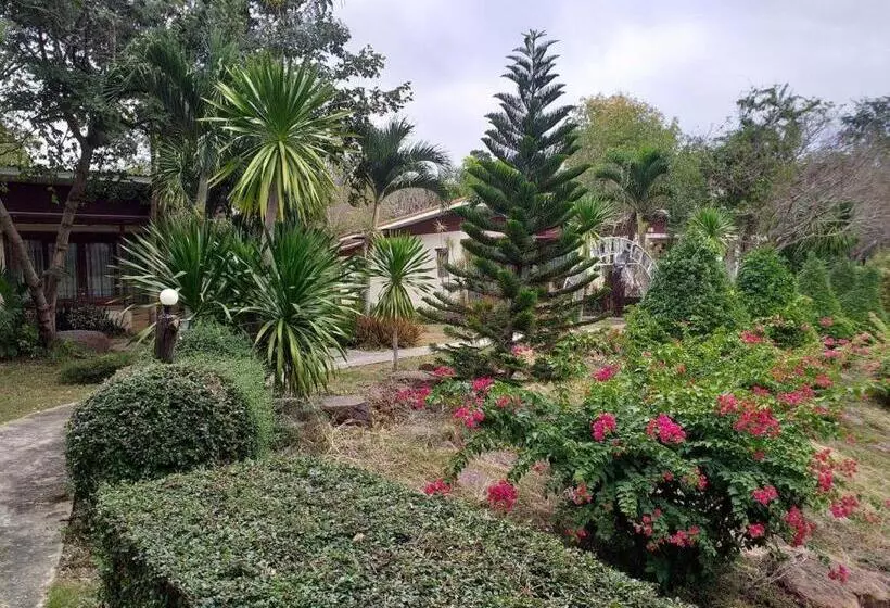 ホテル Raisubsomboon Resort