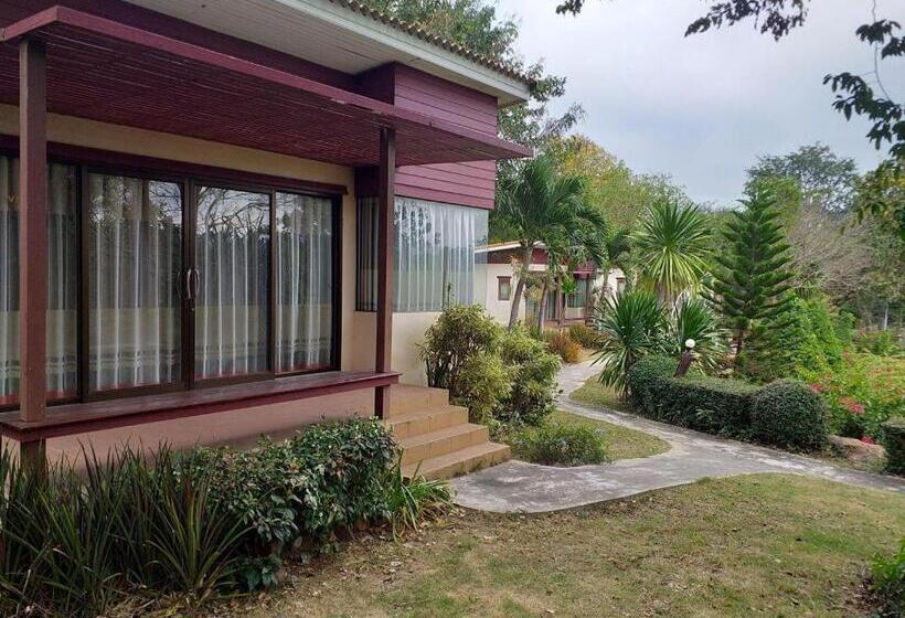 Szálloda Raisubsomboon Resort