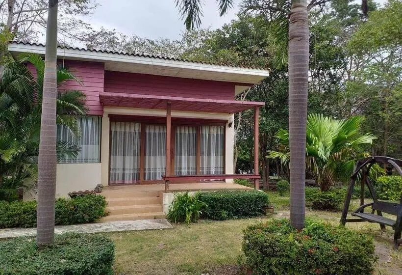 ホテル Raisubsomboon Resort