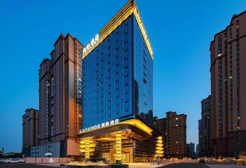 Lavande Hotel Anshan City Center